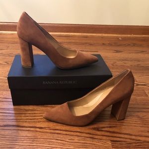 Beautiful Banana Republic Block Heel!